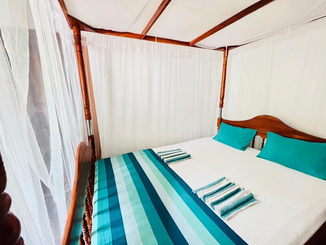 Viraj'S Garden Hotel Tangalle Room photo